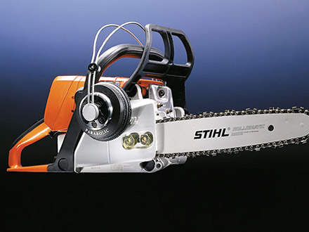 :Quiet chain saw, 1995The STIHL MS 023 L, the world's quietest chain saw, was awarded the Blue Angel environmental prize together with the STIHL E 14 C electric saw.