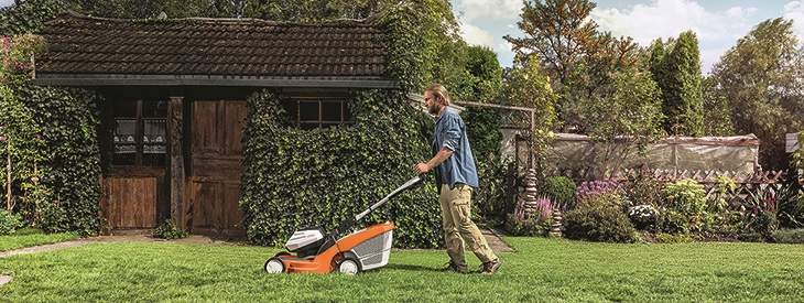 STIHL cordless lawnmowers are the mobile solution for any garden.
