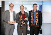 At the award ceremony Lars Klein, STIHL TIMBERSPORTS® Series (center), and Robert Ebner (right), received the PR Picture Award 2013 from Frank Stadthoewer, Executive Director of news aktuell, in Hamburg .