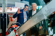 Minister-president Winfried Kretschmann was impressed by the STIHL brand world during.