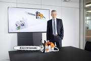 STIHL Chairman of the Executive Board Dr. Bertram Kandziora presents the STIHL MS 500i, the worldwide first gasoline-powered chainsaw with electronically controlled fuel injection.