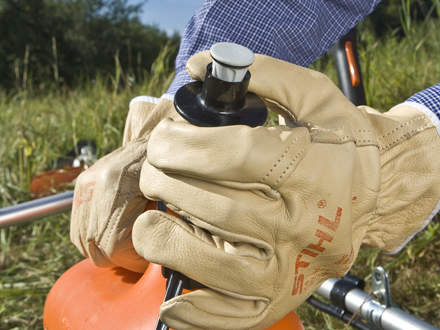 : Step 4 of 5: Filling up with fuelSlowly and carefully fill the tank with the fuel mix, taking care not to spill any. The see-through fuel tank on the machine allows you to check the level at a glance, and to make sure there are no spills. STIHL offers a patented fuel filling system. 