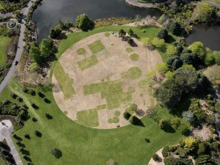 : The International Lawn Show – the borehole in Auckland (NZ),Photographer: Harald Neumann