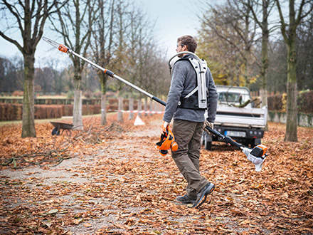 Powerful 4-MIX® engine: The new STIHL HT 103 / HT 133 is equipped with a compact and powerful 4-MIX® engine.