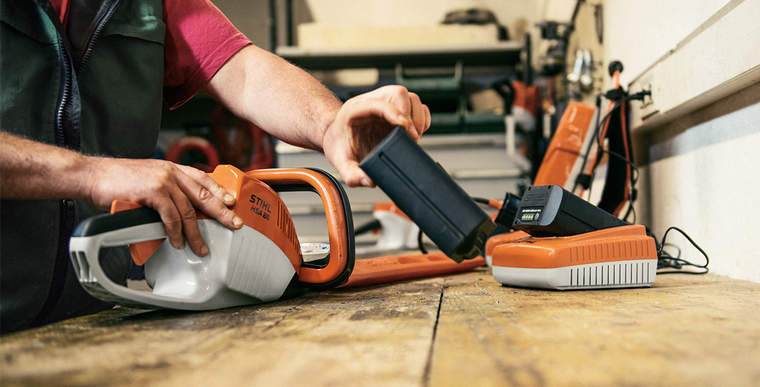 Accessories for cordless power tools